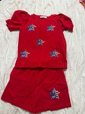Clover cottage Red Girls' Star Applique Top & Shorts Set